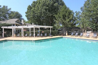 Stadler Place in Greensboro, NC - Foto de edificio - Building Photo