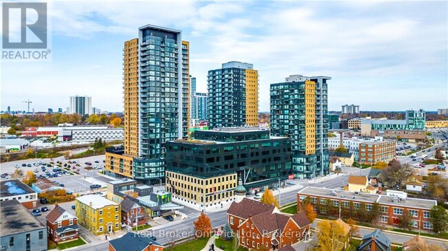 108-108 Garment St in Kitchener, ON - Building Photo - Building Photo