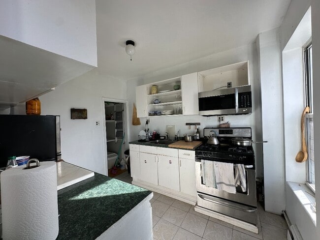 77 Dikeman St, Unit 3 in Brooklyn, NY - Building Photo - Building Photo