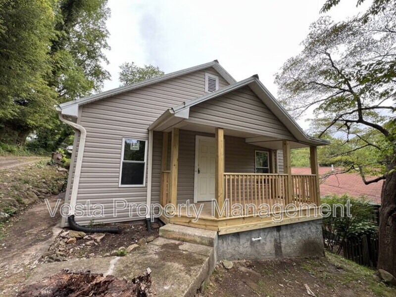 65 King St in Asheville, NC - Building Photo