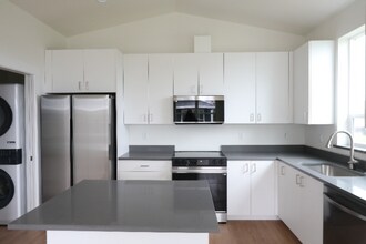 12917 SE Ridgecrest Rd in Happy Valley, OR - Building Photo - Building Photo