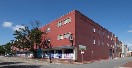Montgomery Square Apartments in Portsmouth, VA - Building Photo - Building Photo