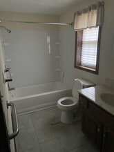 108 Cleo Dr in Bardstown, KY - Foto de edificio - Building Photo