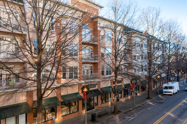 225 E Ponce de Leon Ave in Decatur, GA - Foto de edificio - Building Photo