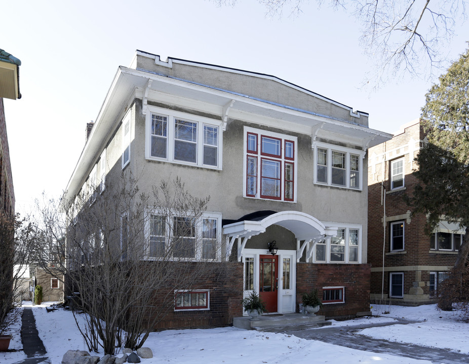 3530 Harriet Ave in Minneapolis, MN - Foto de edificio