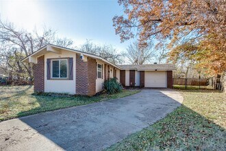 501 Erinblu Pl in Edmond, OK - Building Photo - Building Photo