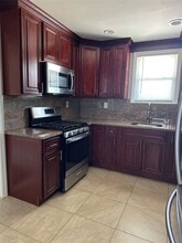 14 Wheeler Ave in Valley Stream, NY - Building Photo - Building Photo