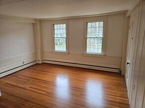 256 Main St S in Woodbury, CT - Building Photo - Building Photo