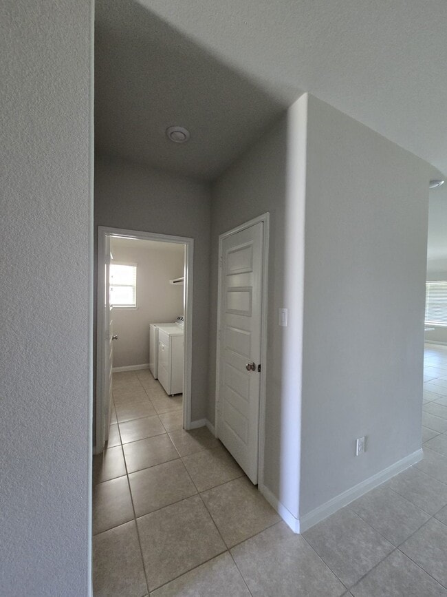 property at 2815 Dry Creek Dr