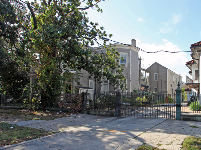 2504 Esplanade Ave in New Orleans, LA - Building Photo - Building Photo