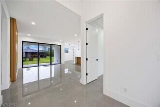 3905 Sunset Rd in Lehigh Acres, FL - Building Photo - Building Photo