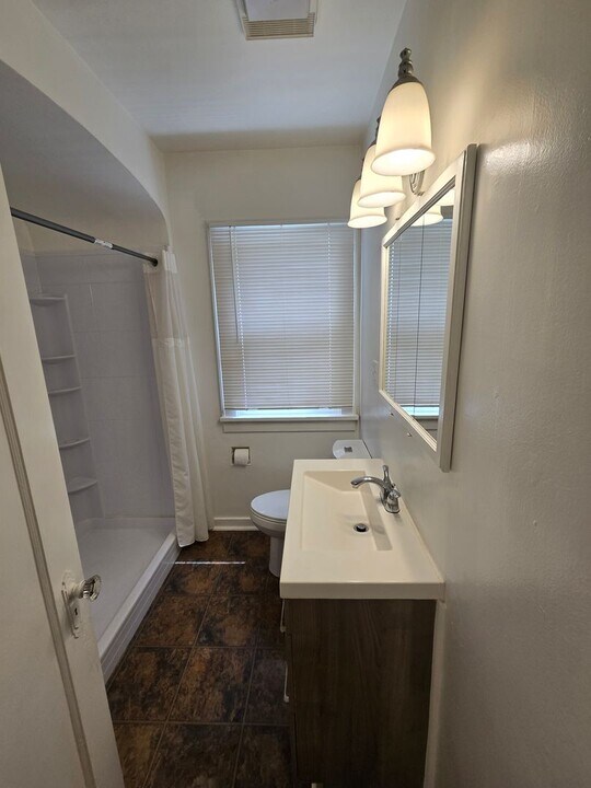 530 W B St in Lebanon, OR - Building Photo