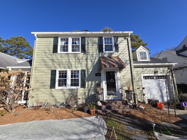 208 Oak Grove Rd in Norfolk, VA - Building Photo - Building Photo