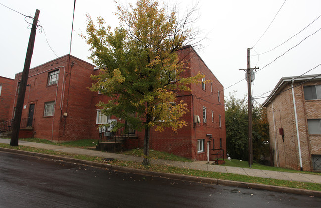 4219 Brooks St NE in Washington, DC - Building Photo - Building Photo