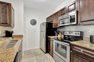 580 S Sapodilla Ave in West Palm Beach, FL - Building Photo - Building Photo