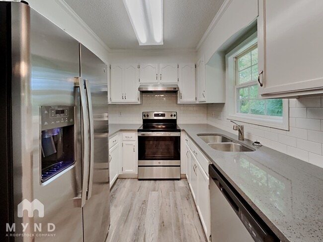 2443 Hawk Ridge Dr in Gastonia, NC - Building Photo - Building Photo