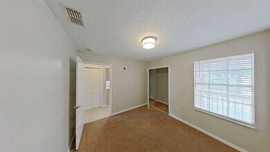 8702 Knightsbridge Ct in Kissimmee, FL - Building Photo - Building Photo