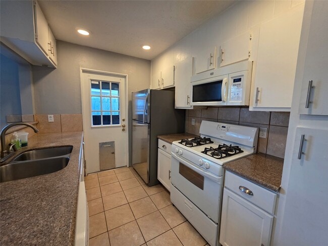 property at 1015 Western Hills Dr