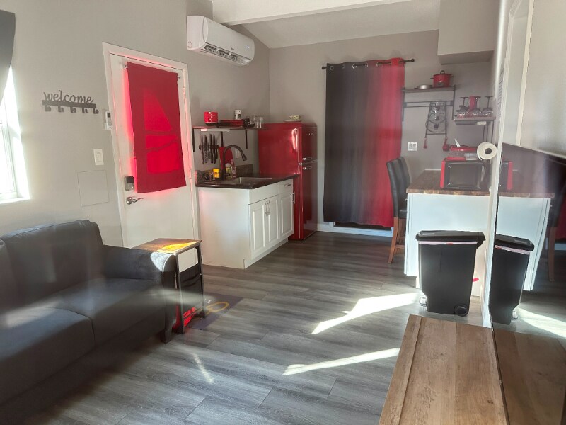 814 E 126th Ave-Unit -B in Tampa, FL - Building Photo