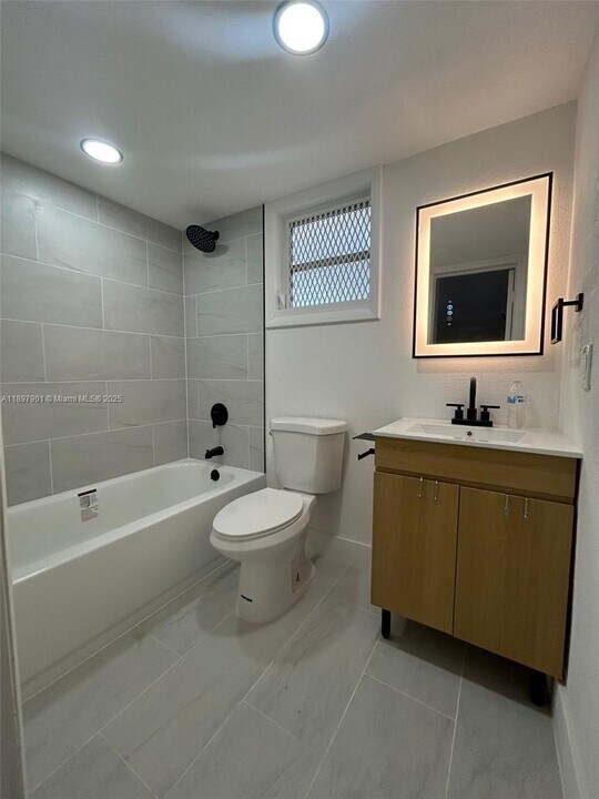 1035 N Andrews Ave in Fort Lauderdale, FL - Building Photo