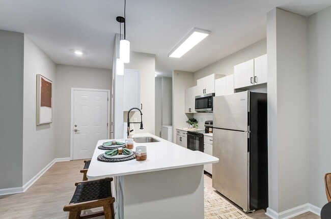 Forty57 Apartments in Lexington, KY - Foto de edificio - Building Photo