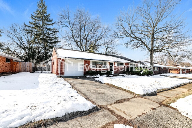 2162 Burnside Dr in Dayton, OH - Building Photo - Building Photo