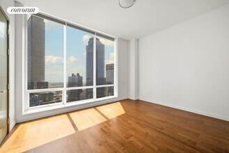 2717 42nd Rd in Queens, NY - Building Photo - Building Photo