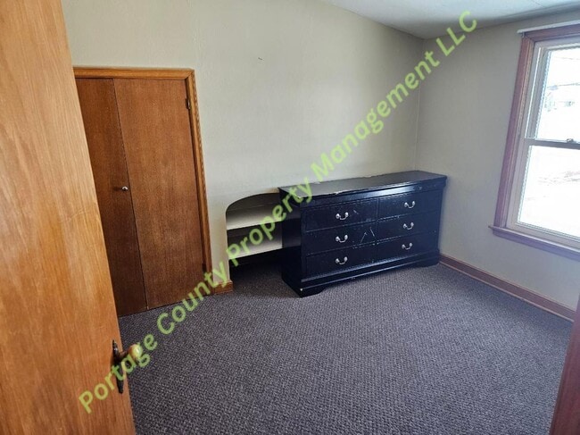 200 S Pacific St in Spencer, WI - Foto de edificio - Building Photo