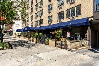 345 E 86th St in New York, NY - Building Photo - Building Photo