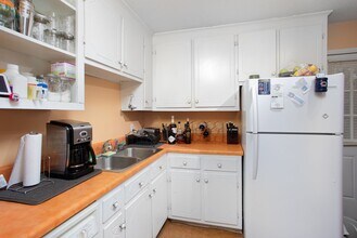 324 McMasters St in Chapel Hill, NC - Building Photo - Building Photo