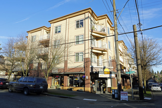 Varsity Apartments in Seattle, WA - Foto de edificio - Building Photo