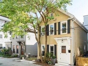 3 Riverside Pl, Unit 1 in Cambridge, MA - Building Photo - Building Photo