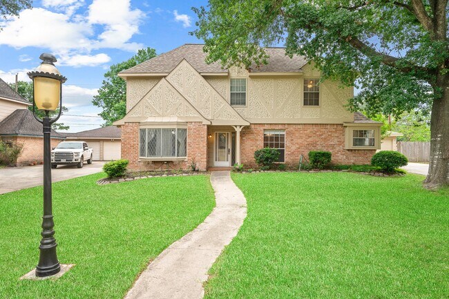 18107 Shadow Valley Dr in Spring, TX - Building Photo - Building Photo