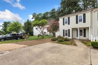 337 Hutton Cir in Virginia Beach, VA - Building Photo - Building Photo