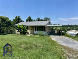 706 Meadowview Dr in Johnson City, TN - Building Photo