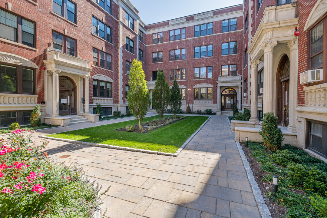 20 Forest St, Unit 32 in Cambridge, MA - Foto de edificio