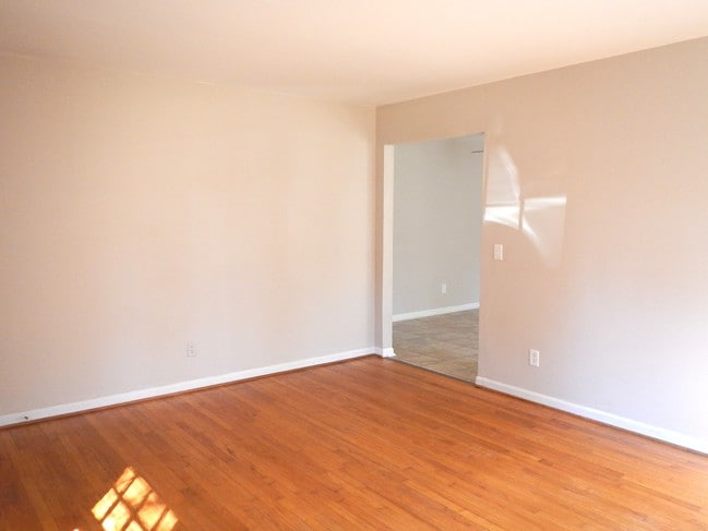 209 Collingwood in Charleston, SC - Building Photo - Building Photo