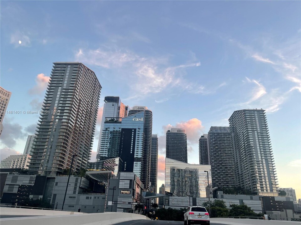 31 SE 5th St, Unit 1908 in Miami, FL - Foto de edificio