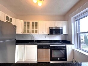 19 South St, Unit 11 in Boston, MA - Building Photo - Building Photo