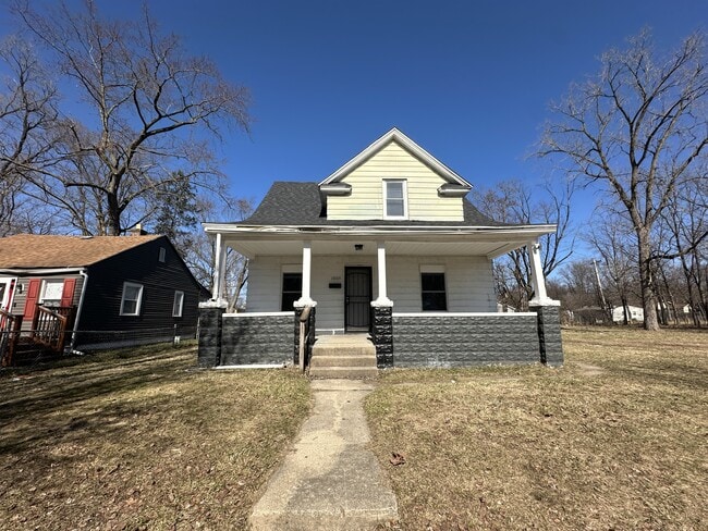 property at 1105 Queen St