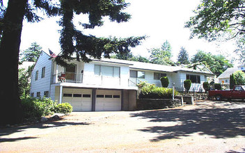 10331-10341 NE Fargo St in Portland, OR - Building Photo - Building Photo