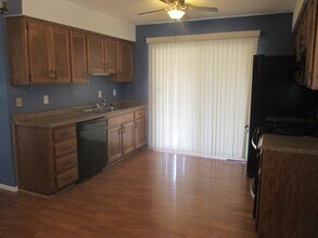 1367 Parkside Dr in Junction City, KS - Building Photo - Building Photo