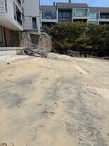 31 Constitution Way, Unit 2 in Marblehead, MA - Building Photo