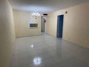 2900 NW 47th Terrace, Unit 103 in Lauderdale Lakes, FL - Foto de edificio - Building Photo