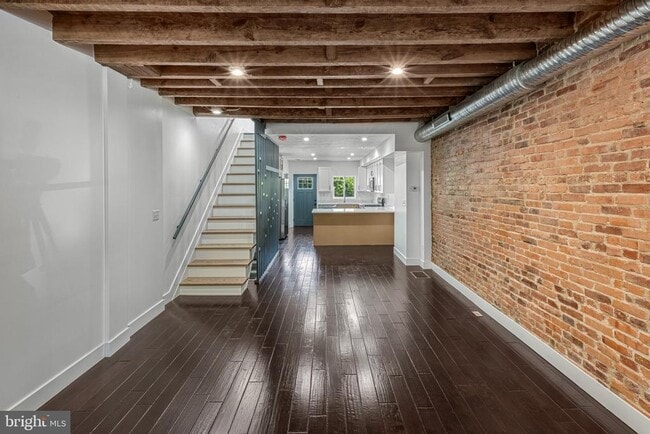 property at 325 W Lorraine Ave