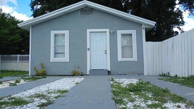 8622 N 39th St, Unit 1 in Tampa, FL - Building Photo - Building Photo
