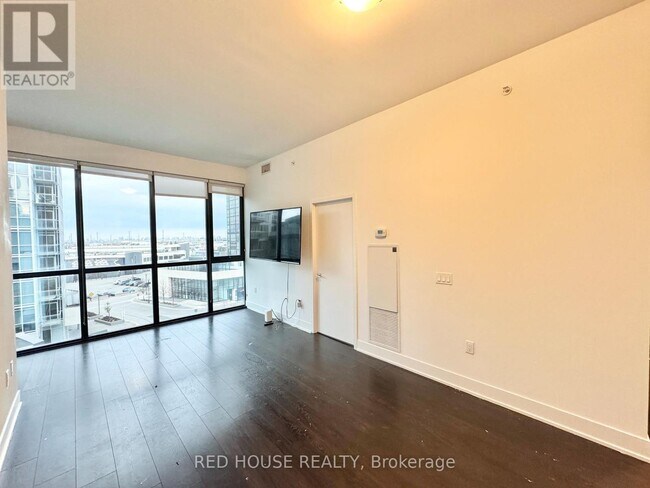 2916 Hwy 7 W in Vaughan, ON - Building Photo - Building Photo
