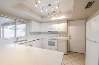 5226 W Harmont Dr in Glendale, AZ - Building Photo - Building Photo