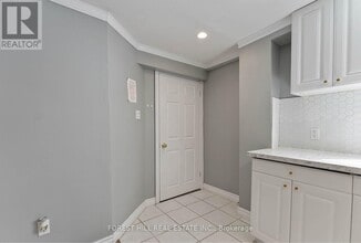 5003 Rosebush Rd in Mississauga, ON - Building Photo - Building Photo