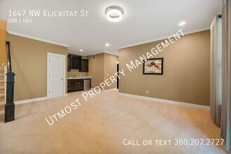1647 NW Klickitat St in Camas, WA - Building Photo - Building Photo